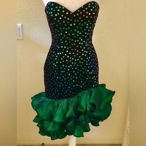 A.J. Bari Elegant Green Evening Dress Stunning